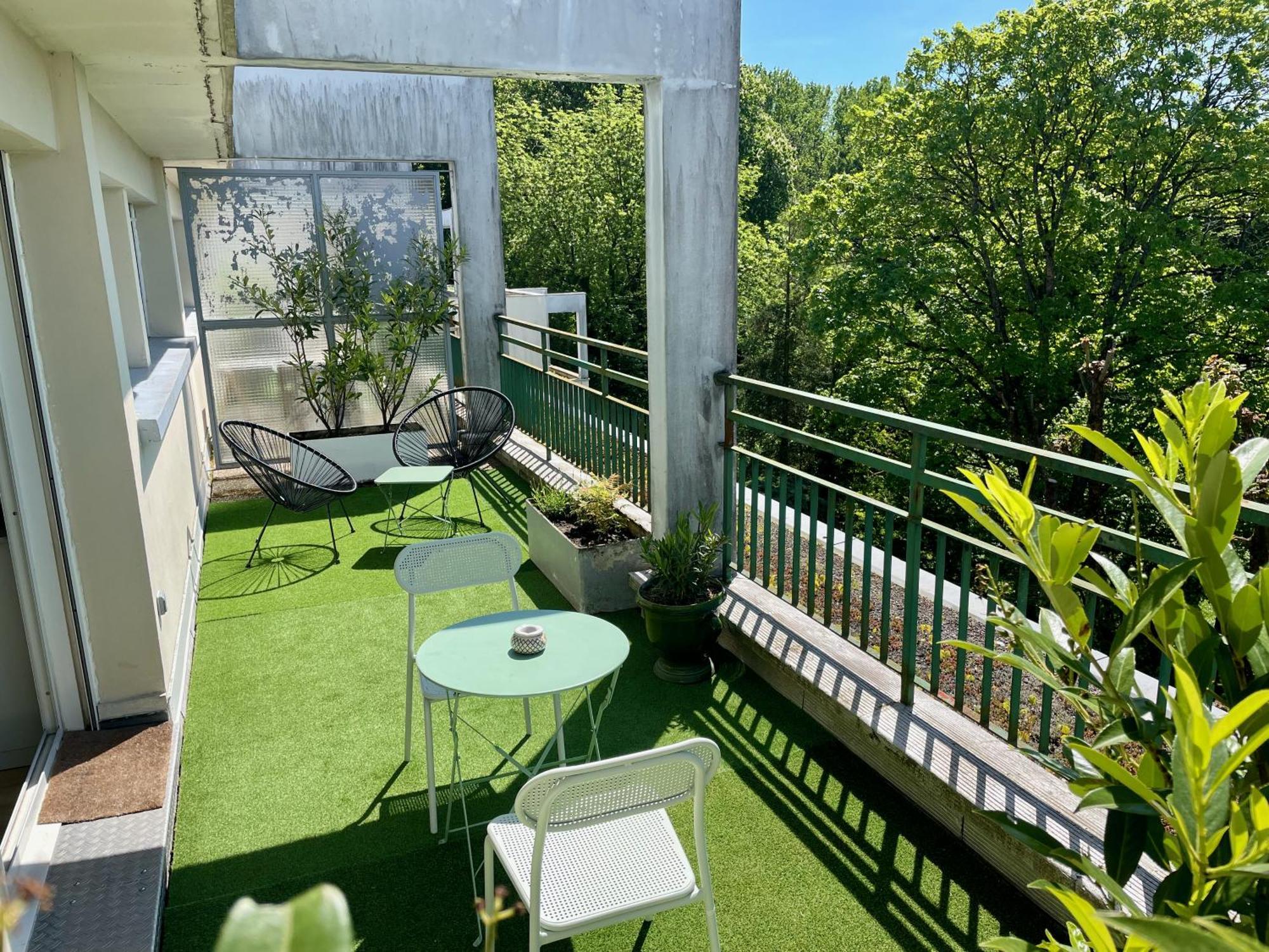 Appartement Avec Terrasse Et Parking Gratuit Accole Montbéliard Zewnętrze zdjęcie